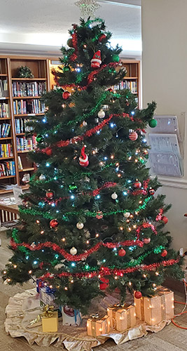 Christmas tree located in the lobby of the Pearson Building