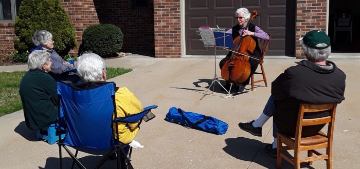 Jean Libbey on cello enjoyed by (left to right), Jo Entwisle, Mary Schuchmann, Arlo Yungclas, and Matt Kelty.
